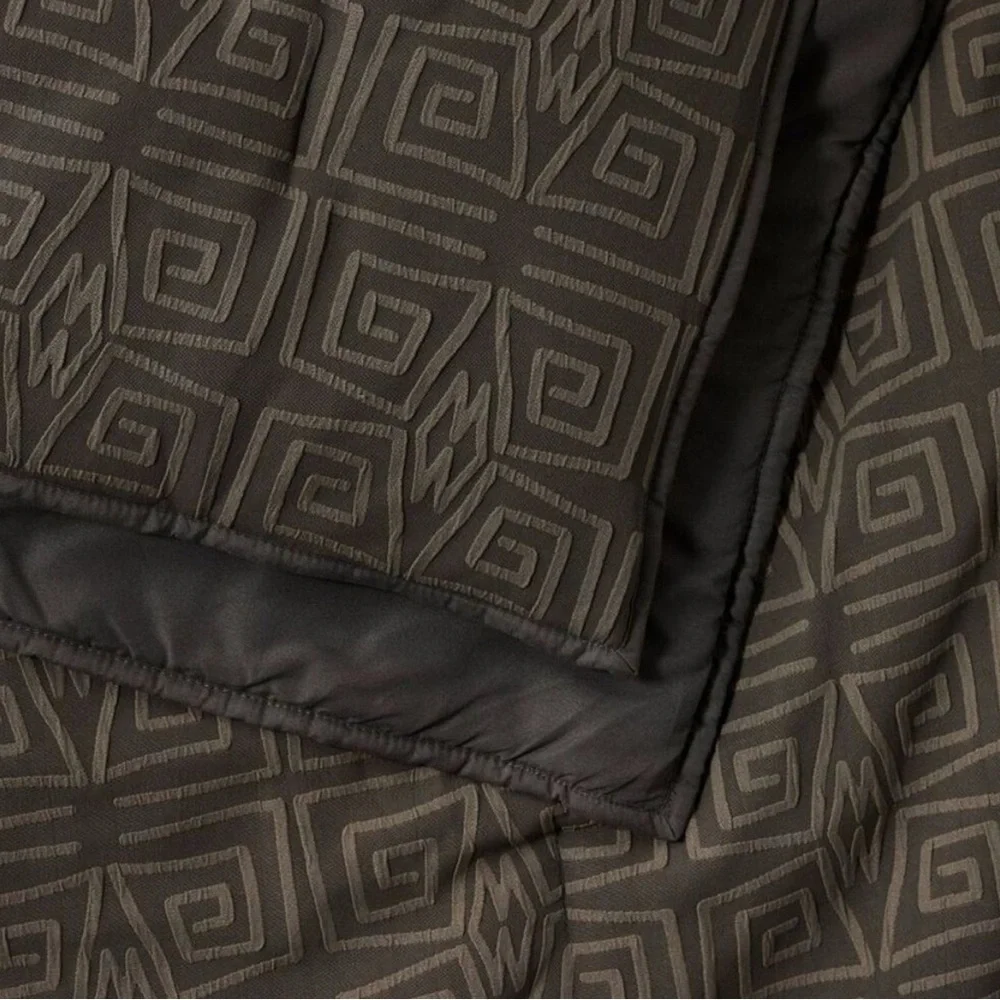 twin / twin xl Opalhouse Jungalow Quilt Set Jacquard Geo Pattern